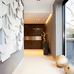 Dream - Victoria By Oneapartments *